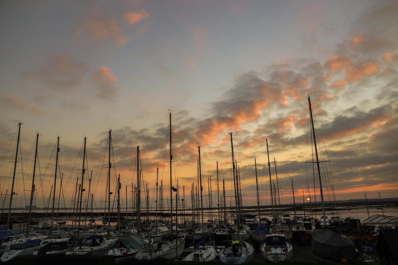 The Victory At Mersea West Mersea Exterior foto